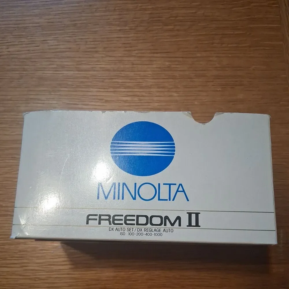 Minolta Freedom II Point & Shoot 35mm Film Camera works, battery won't latch